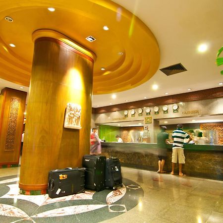 Golden Beach Hotel Pattaya Buitenkant foto