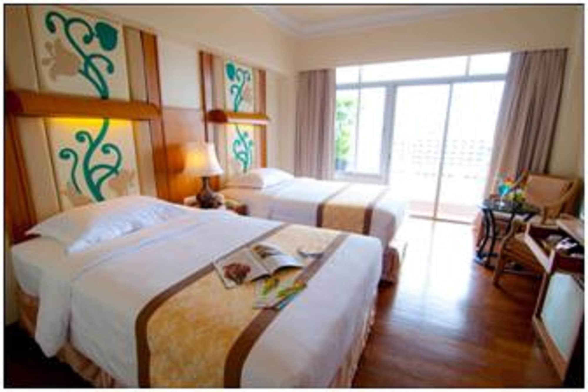 Golden Beach Hotel Pattaya Buitenkant foto