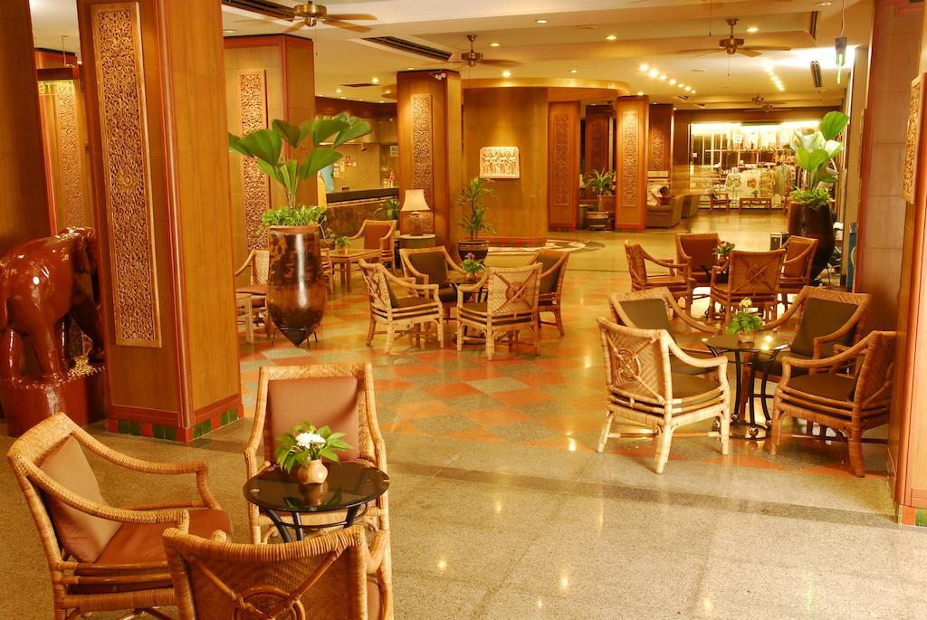 Golden Beach Hotel Pattaya Buitenkant foto