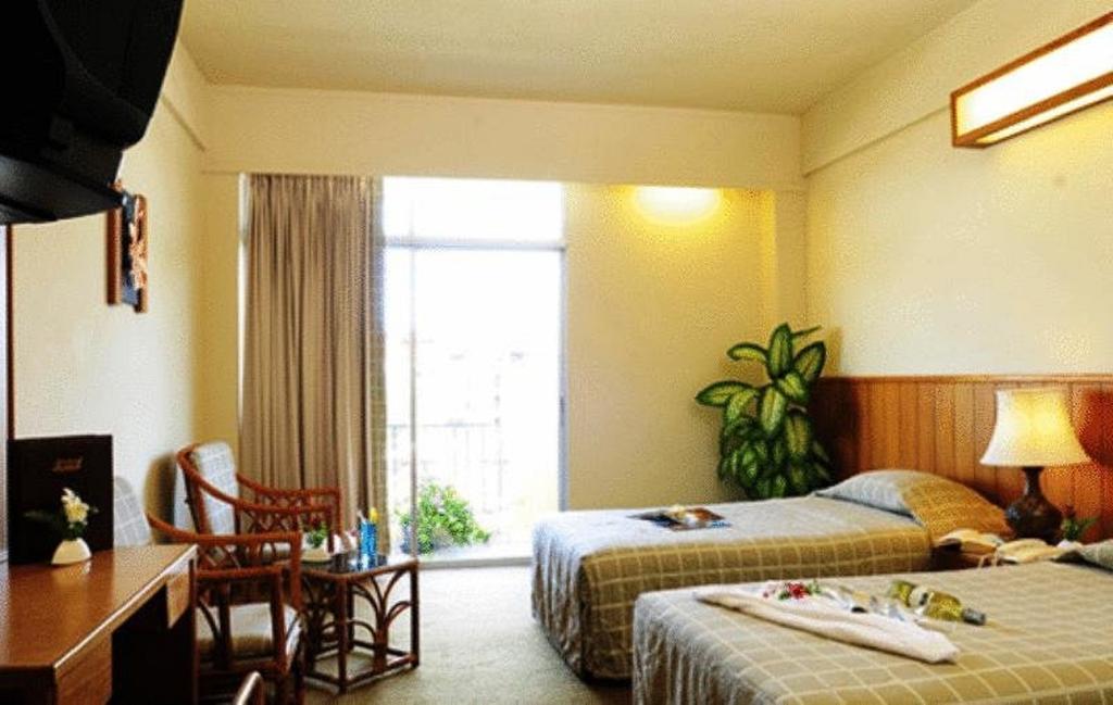 Golden Beach Hotel Pattaya Buitenkant foto