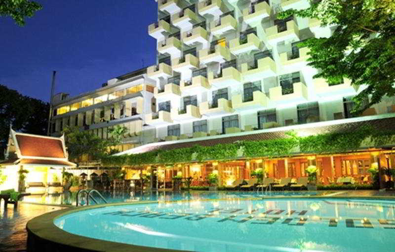 Golden Beach Hotel Pattaya Buitenkant foto