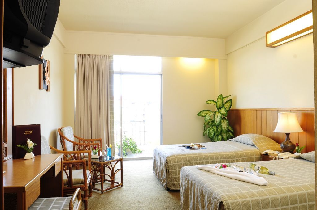 Golden Beach Hotel Pattaya Buitenkant foto