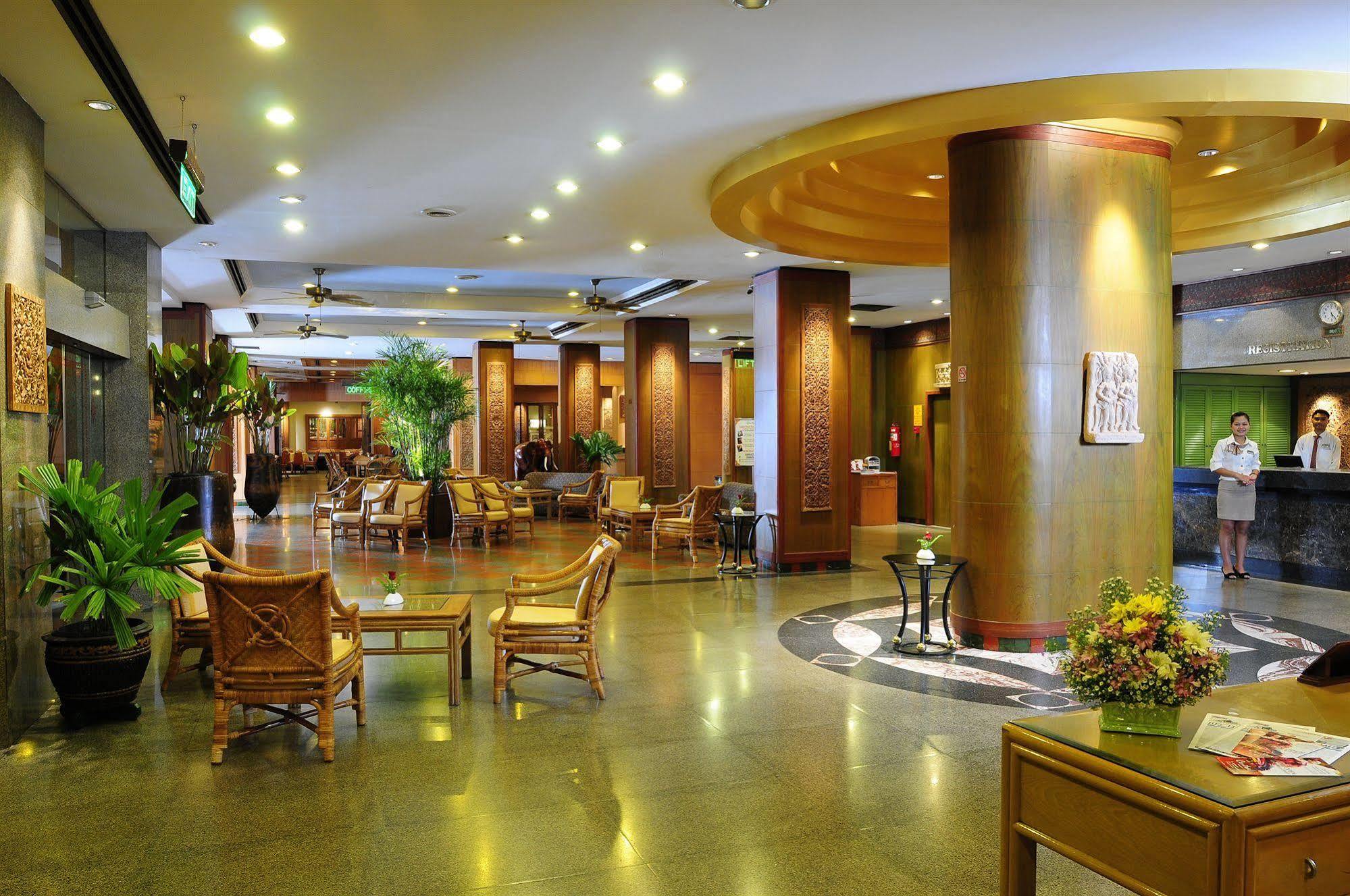 Golden Beach Hotel Pattaya Buitenkant foto