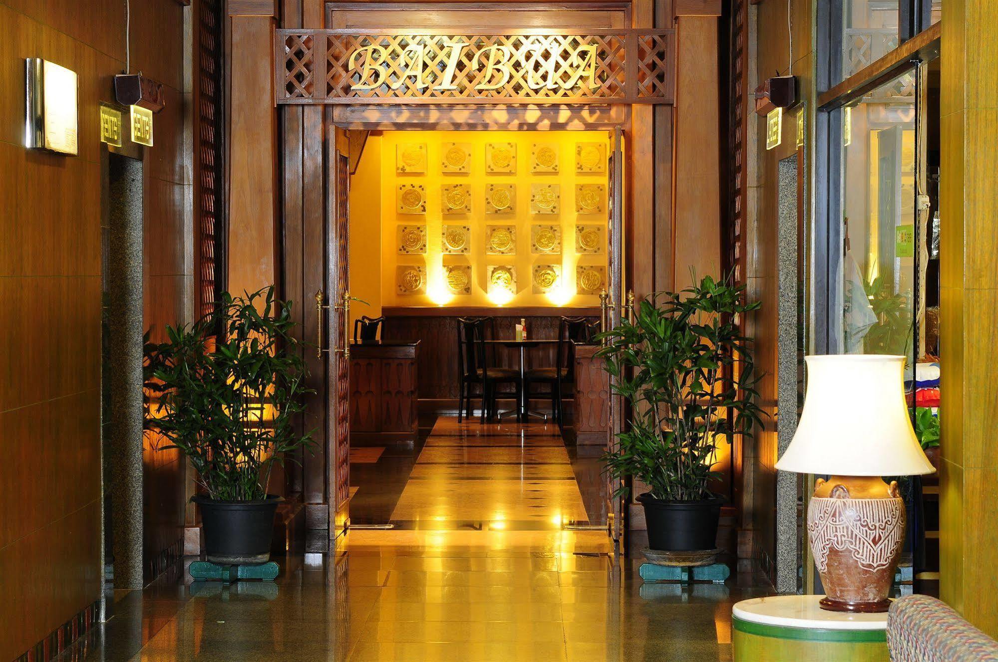 Golden Beach Hotel Pattaya Buitenkant foto