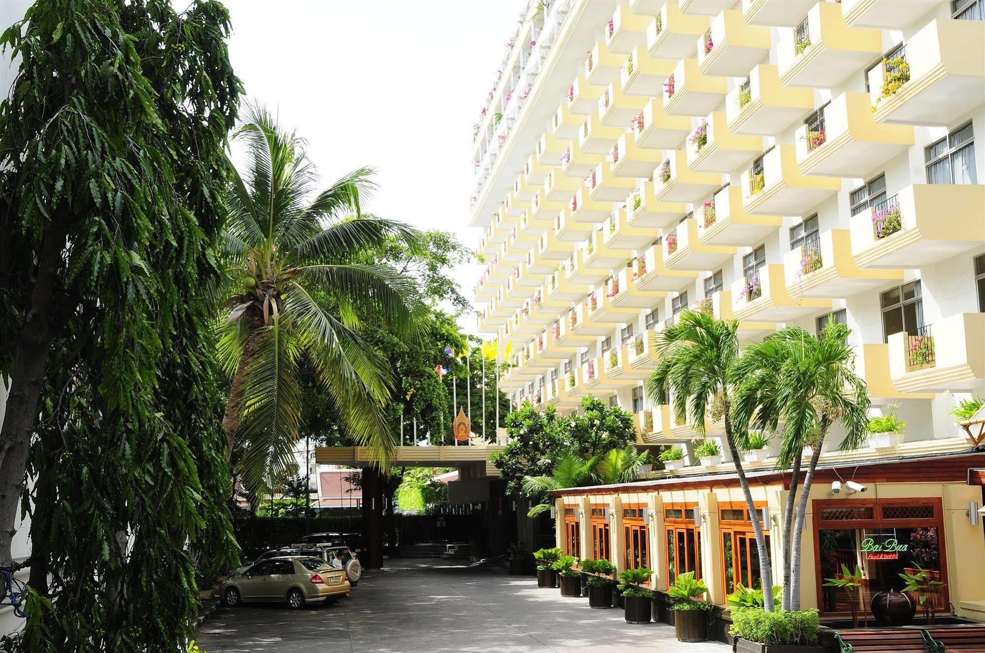 Golden Beach Hotel Pattaya Buitenkant foto