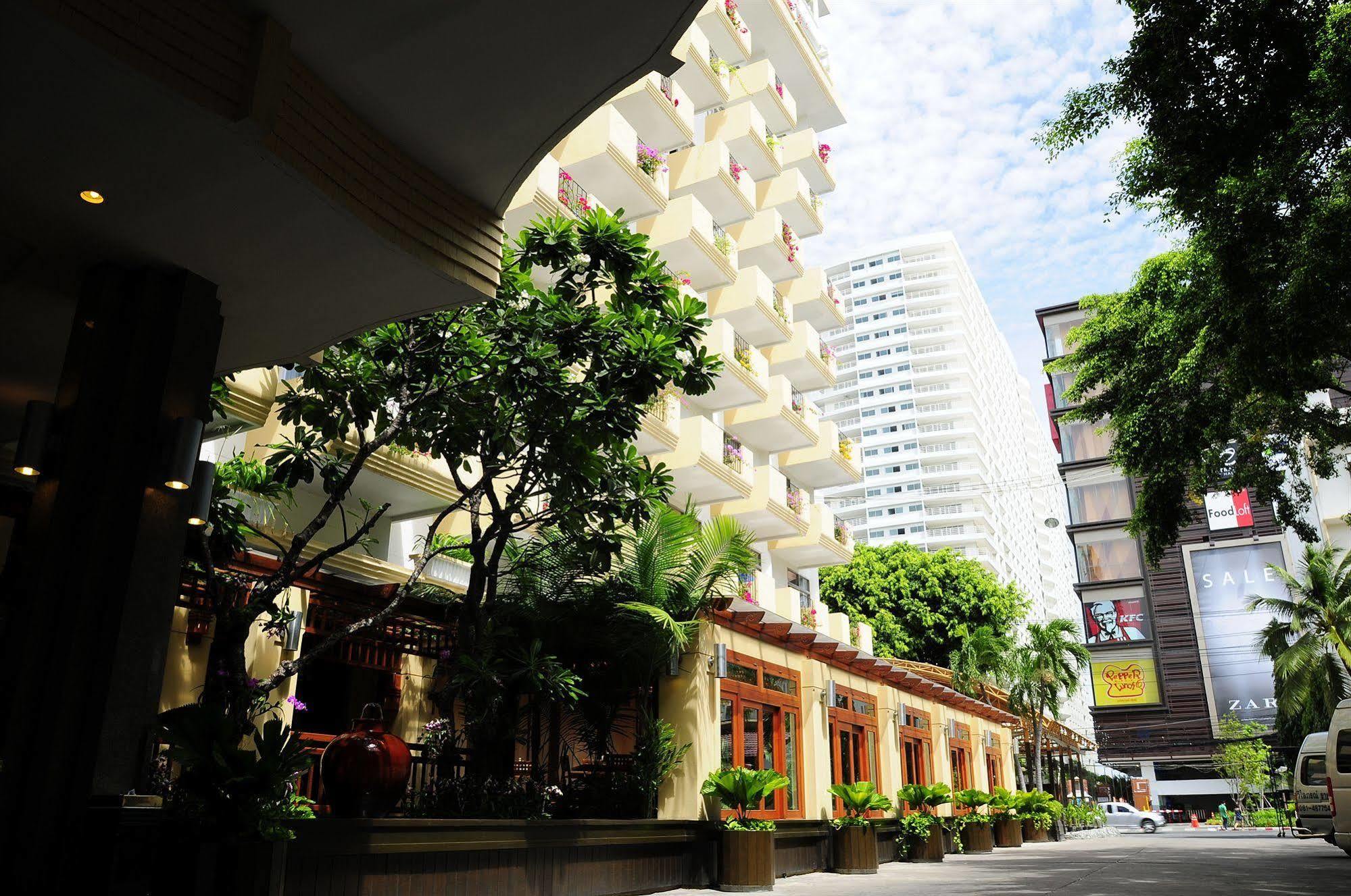 Golden Beach Hotel Pattaya Buitenkant foto
