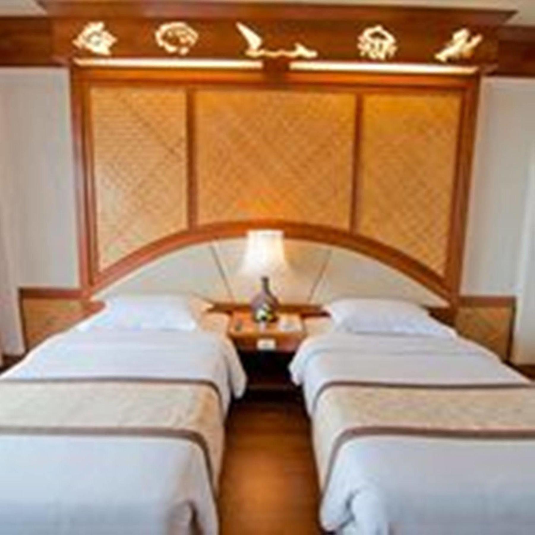 Golden Beach Hotel Pattaya Buitenkant foto