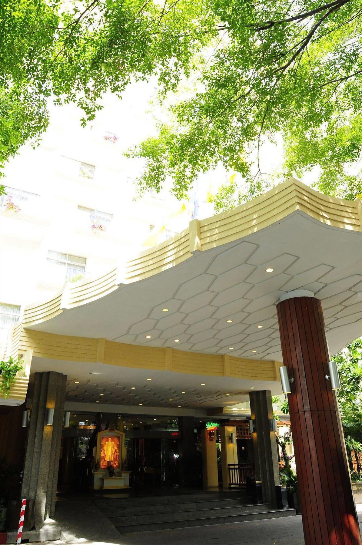Golden Beach Hotel Pattaya Buitenkant foto