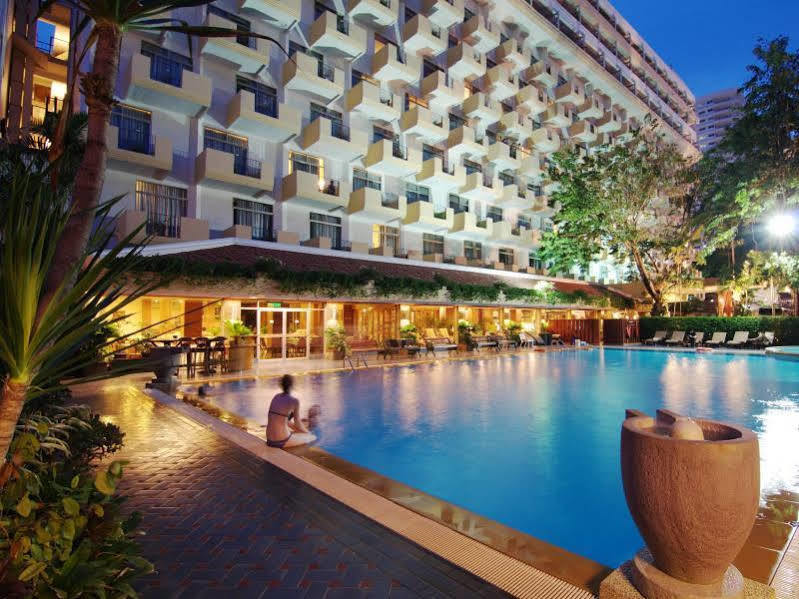 Golden Beach Hotel Pattaya Buitenkant foto
